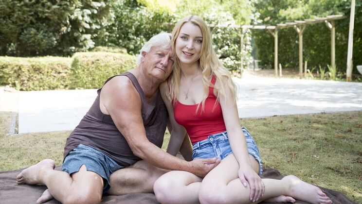 [Oldje] - Experienced Yogin Teaches Young Blonde a Lesson - Amaris - Hugo S