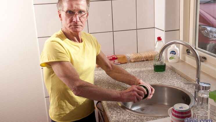 [Oldje] - Brunette Bends Over in the Kitchen - John - Denise Sky