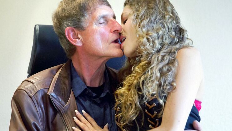 [Oldje] - Kinky Encounter: When Blackmail Meets Lust