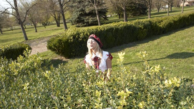 Tattooed Blonde Blowjob Fun