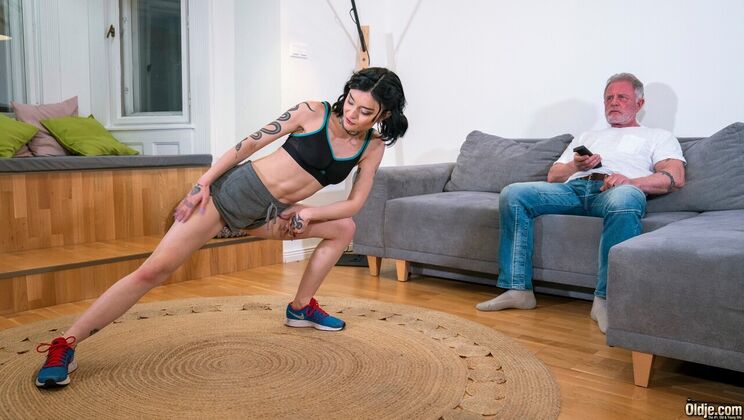 [Oldje] - Enjoying the Company of Beautiful Women