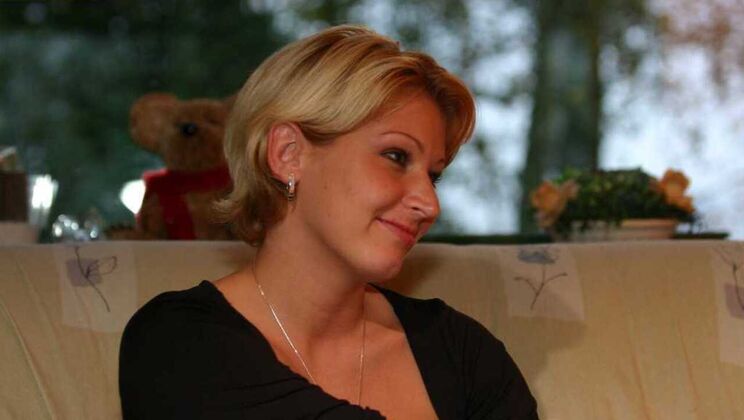 [Oldje] - Young Blonde Gives Old Man a Handjob