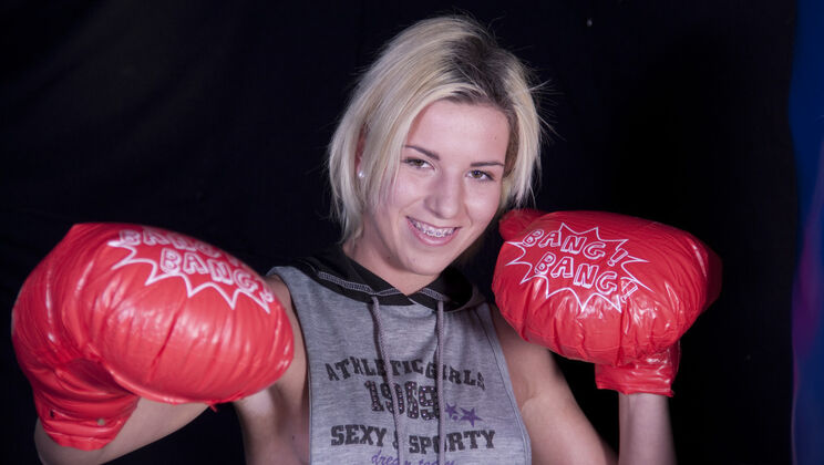 [Oldje] - Kissing and Fucking in the Ring