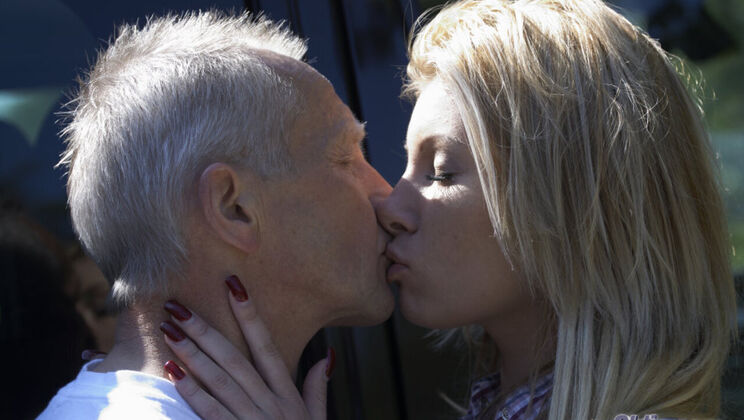 [Oldje] - Outdoor Ball Licking with Donna