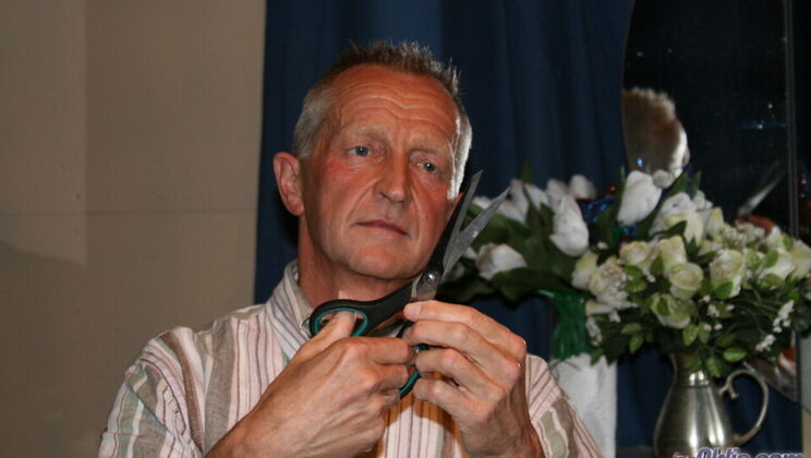 [Oldje] - Doug's Young Blonde Kissing Partner