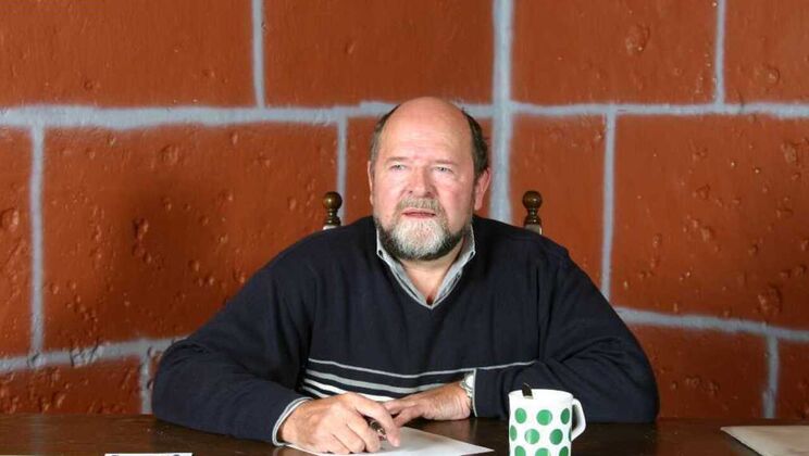 Kissing, Licking, and Loving: The Audition