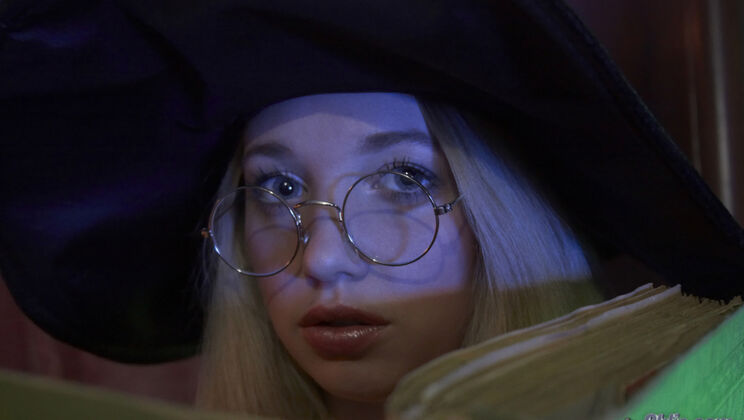 [Oldje] - Cum Swallowing and Kissing with Mimi