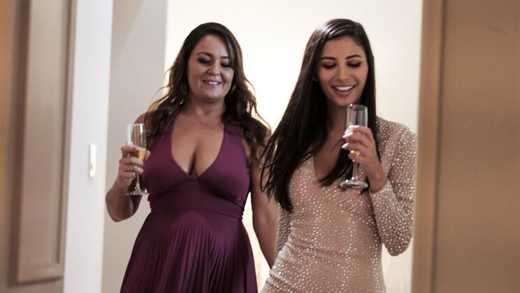 [SweetHeartVideo] - Gianna Dior and Elexis Monroe Pussy Licking Action - Gianna Dior - Elexis Monroe