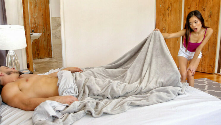 Asian Stepsis Seduces Stepbro With Ease