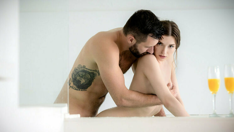 [SexArt] - Lando Ryder's Intense Fingering and Creampie