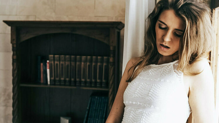 [SexArt] - Kalisy's Skinny Striptease Show - Kalisy