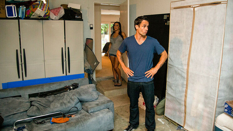 [PerfectFuckingStrangers] - Tattooed Jenna Presley Tips Mover with Sex and Blowjob - Jenna Presley - Alan Stafford