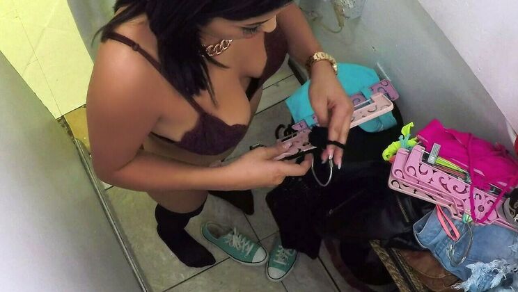 Hot Shoplifter Makes A Sexy Deal