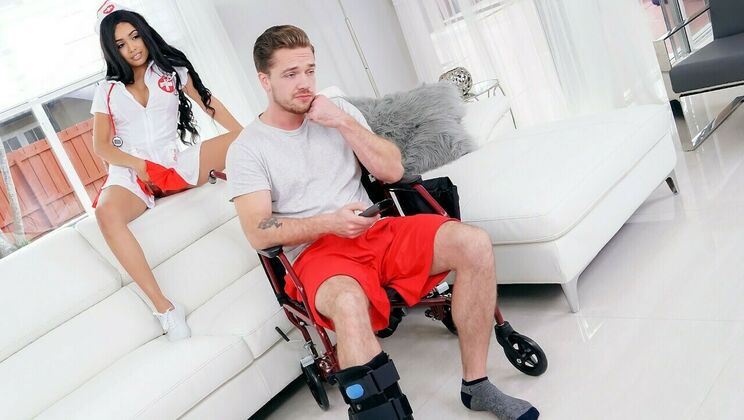 Nurse Aaliyah Gives Amazing Head