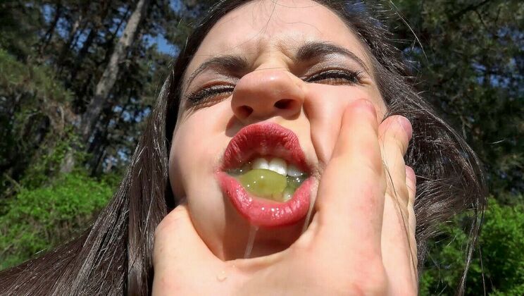 [LatinaSexTapes] - Nekane Sweet Topless Picnic - Nekane Sweet