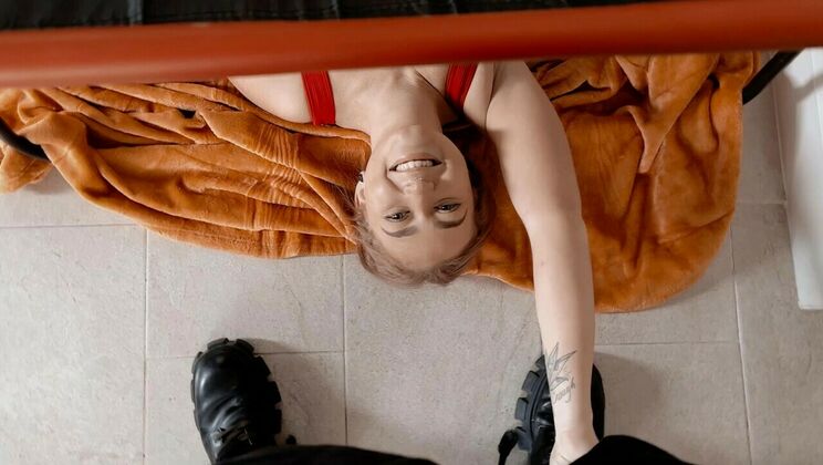 [MOFOS] - Callie Black Clings Tight - Callie Black - Victor Ray