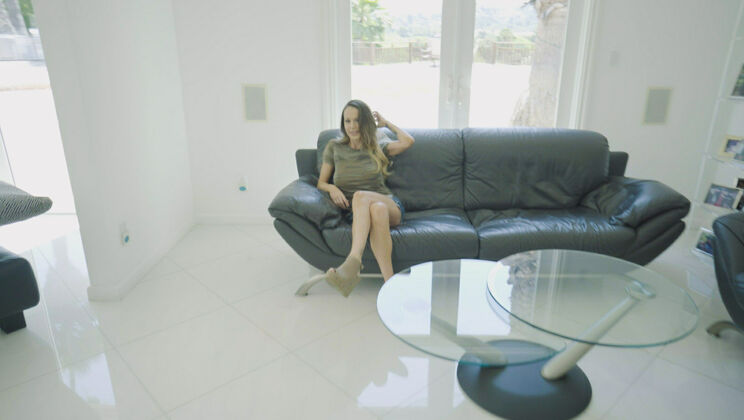 I Couldn't Resist My Stepmom's Dirty Pleasures