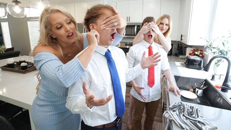 [MomSwap] - Blonde Bombshell Alura TNT Jenson Gets Nailed