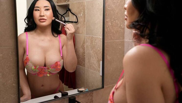 [MomIsHorny] - Cumshot Facial with Hot Asian Stepmom - Johnny Love - Suki Sin