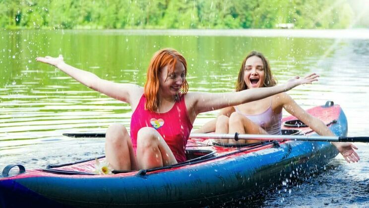 Natural Tits Girls on a Kayak Ride
