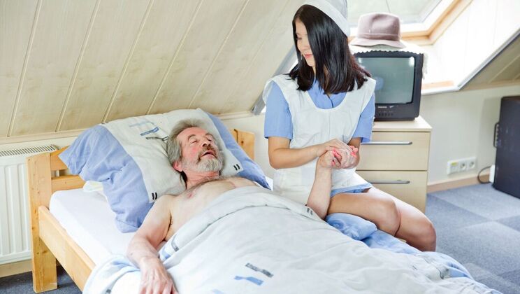 Young Lady Dee Fucks