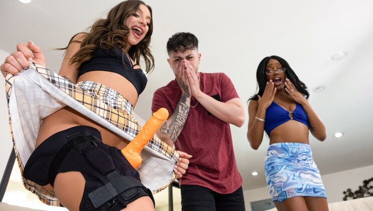 [Brazzers] - Lesbian Lovers: Lace and April