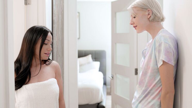 [Girlsway] - Teen Big Tits Shower Fun