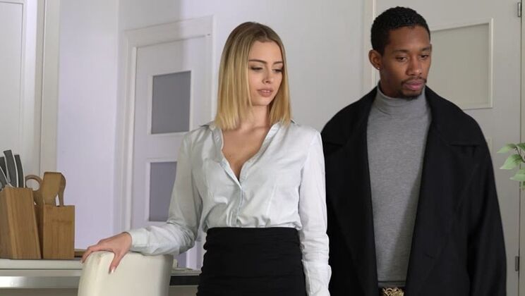 Lya Missy Shaved and Ready for Action