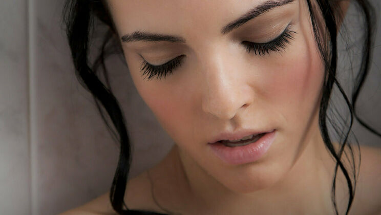 [SexArt] - Closely Watching Sapphira A's Bathroom Masturbation - Sapphira A