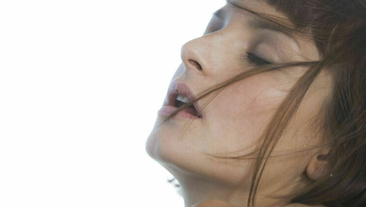 [SexArt] - Brunette Hangover - Flora