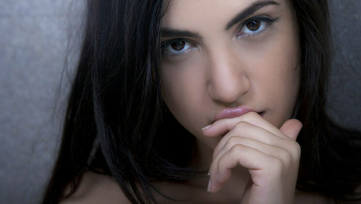 [SexArt] - Small Tits Luna Striptease - Luna