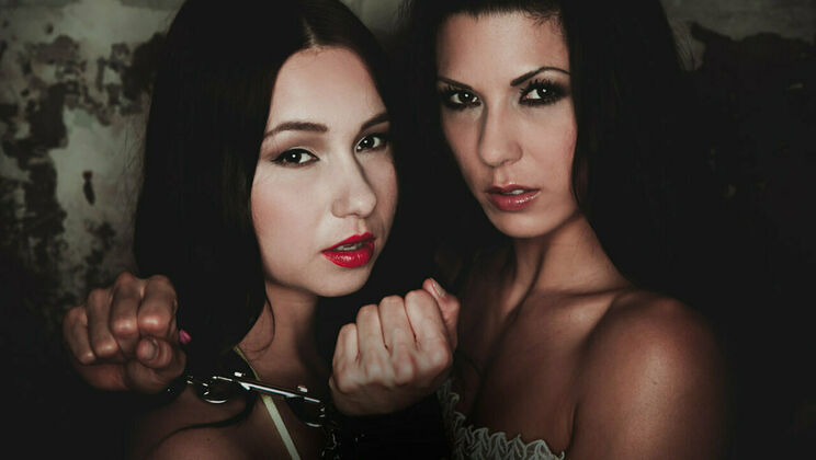 [SexArt] - Taylor and Alexa's Dutch Treat: A Night of Passion - Taylor Sands - Alexa Tomas