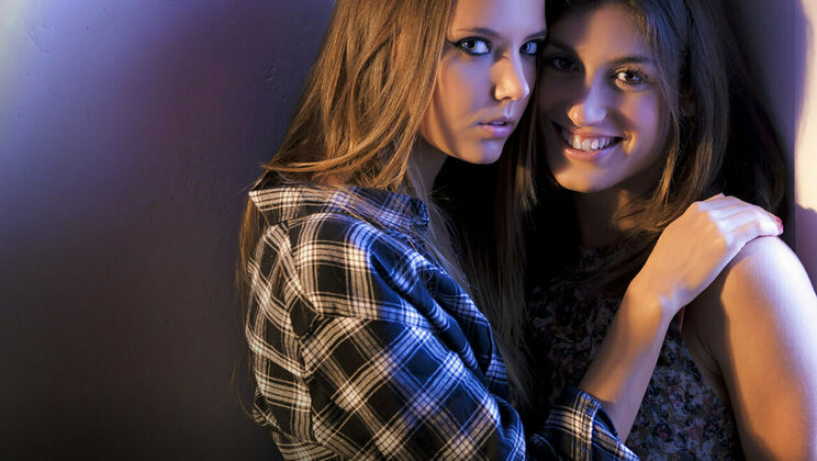 [SexArt] - Close Up Curly Pussy Action - Julia Roca - Mango A