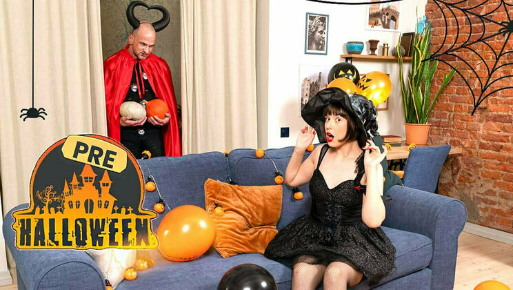 [ClubSweethearts] - Cumshot before Halloween with Andrew Marshall - Andrew Marshall - Sandy Cheeks