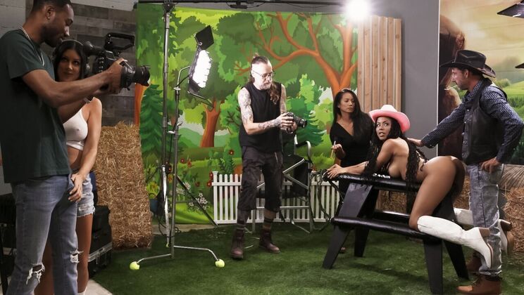 [WorkMeHarder] -  Interracial Facial with Queenie Sateen