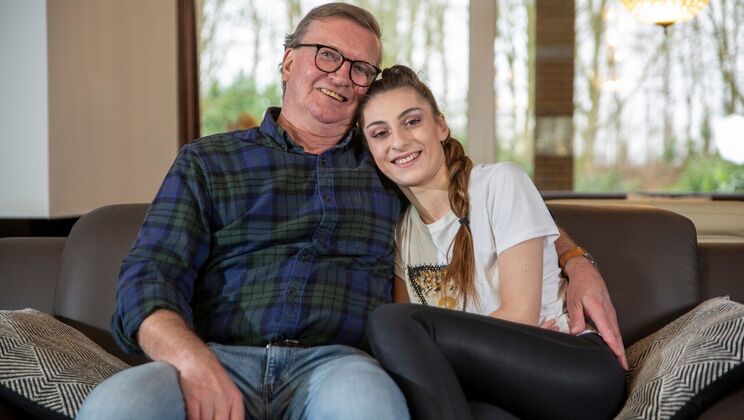 [Oldje] - Close-Up Evening Fun - Nicole Sweet - Henk