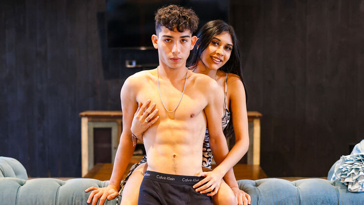 [HotGuysFuck] - Johnny Ortega Meets Reina Heart For A Night Of Passion - Reina Heart - Johnny Ortega