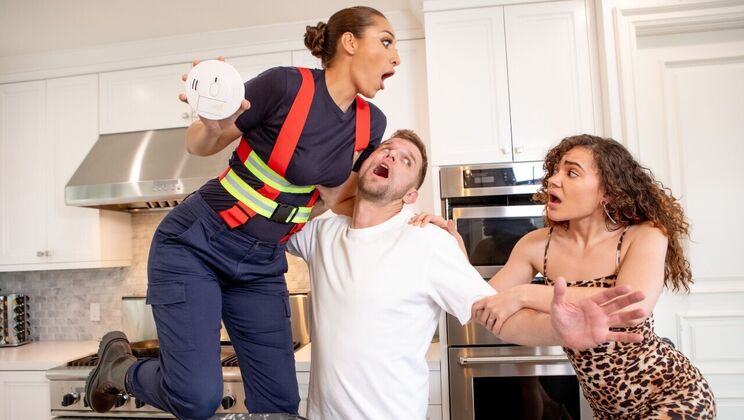 [Brazzers] - Brunette Bella's Blazing Blowjob - Vince Karter - Bella Rolland