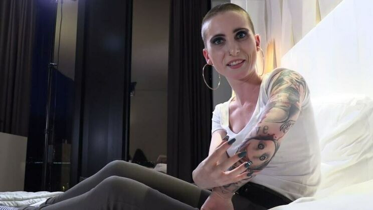 [PornForce] - Lou Nesbit: The Tattooed Emo Seductress - Lou Nesbit