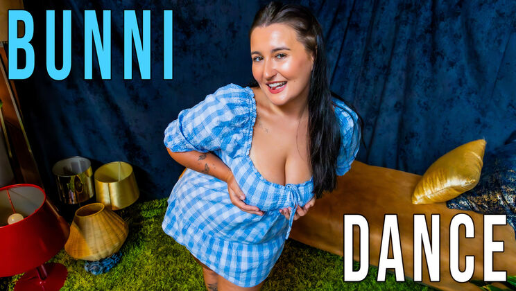 Bunni's Big Tits Dance