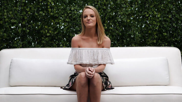 Emma's Pussy Licking Session