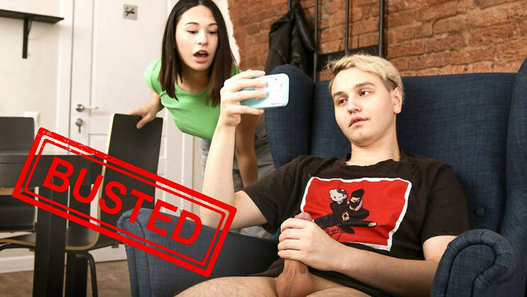 [ClubSweethearts] - Moon Imp and Roxy Muray’s Hardcore Teen Threesome - Moon Imp - Roxy Muray