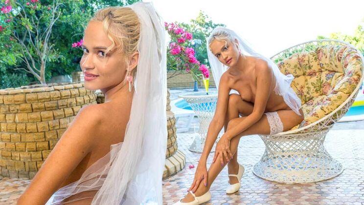 [ClubSweethearts] - Teen 18+ Masturbates in Stockings - Novella Night