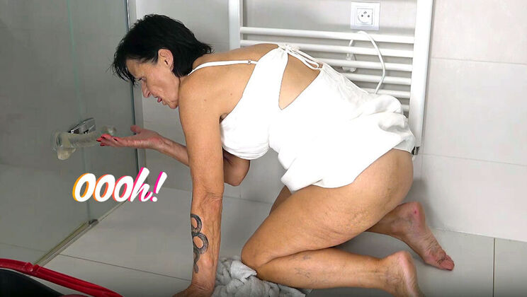 [Grandmams] - Granny’s Tattooed Pleasure After the Party - Cocco Grand