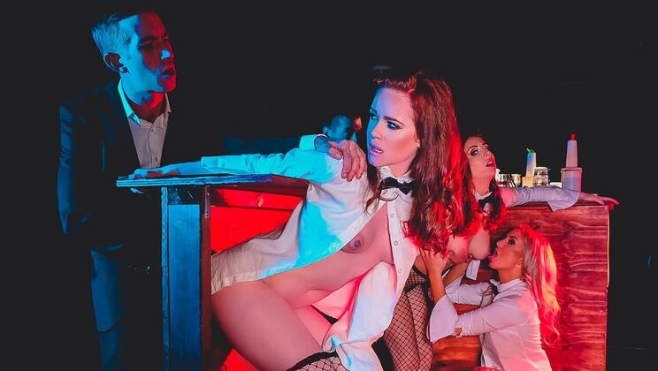 [DigitalPlayground] - Czech Beauty Antonia Sainz in Outdoor Gloryhole Blowjob - Cayla Lyons - Ella Hughes - Xander Corvus - Antonia Sainz - Danny D