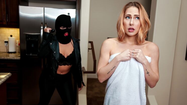 [DigitalPlayground] - Brunette Licks Blonde's Innie Pussy in Athletic Lesbian Affront - Jenna Sativa - Carter Cruise