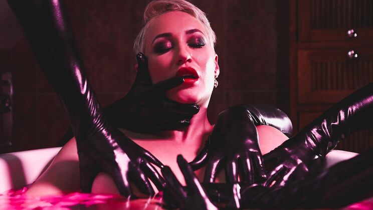 [DigitalPlayground] - Bonnie Rotten Dominates Ryan Keely with Face Sitting & Pussy Worship - Bonnie Rotten - Ryan Keely