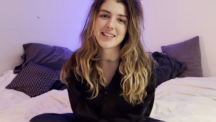 [Ersties] - Gia G Gives Sarah Her First Anal - Gia G (Ersties)