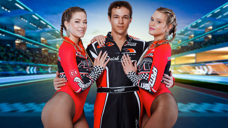 [StepSiblings] - Skinny Blonde in Fishnet Gets Facial from Stepbrother Jayden - River Lynn - Jayden Marcos - Chloe Rose