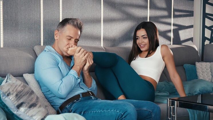 Tank Top Pulled Up For Titty Fuck & Cumshot Clean-Up